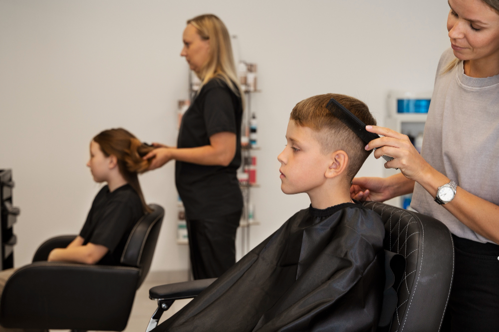 Coupe homme, femme et enfant